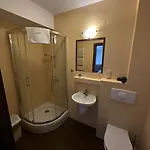 Adamar 4*