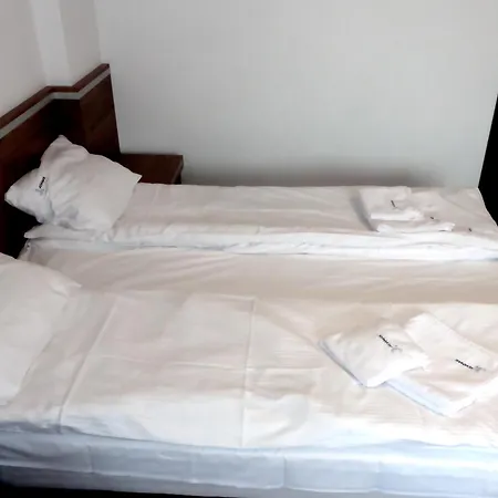 Adamar Bed & Breakfast *