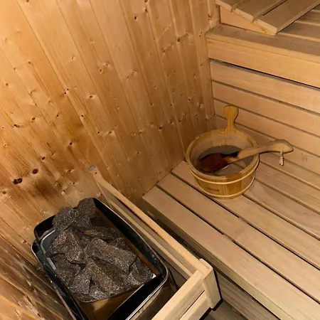 Bed and breakfast Adamar 4*