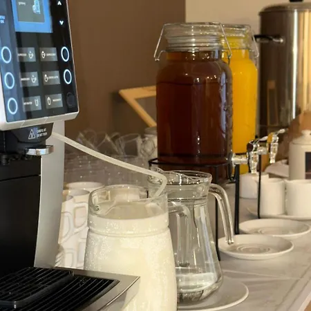Bed and breakfast Adamar 4*