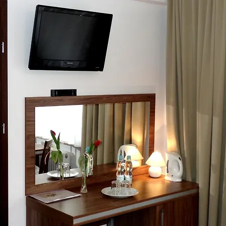 فندق مبيت وإفطار Adamar 4*