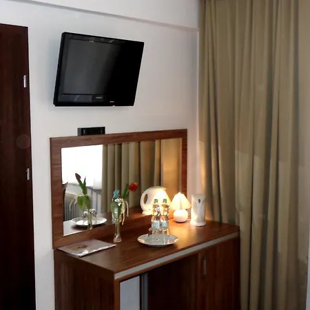 Adamar Bed & Breakfast *