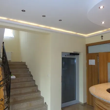 فندق مبيت وإفطار Adamar 4*