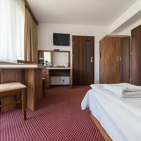 Adamar Bed & Breakfast 4*