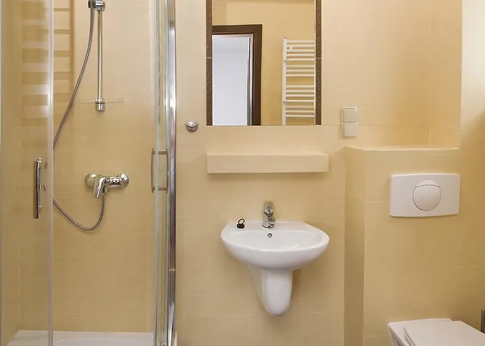 Adamar Bed & Breakfast 4*